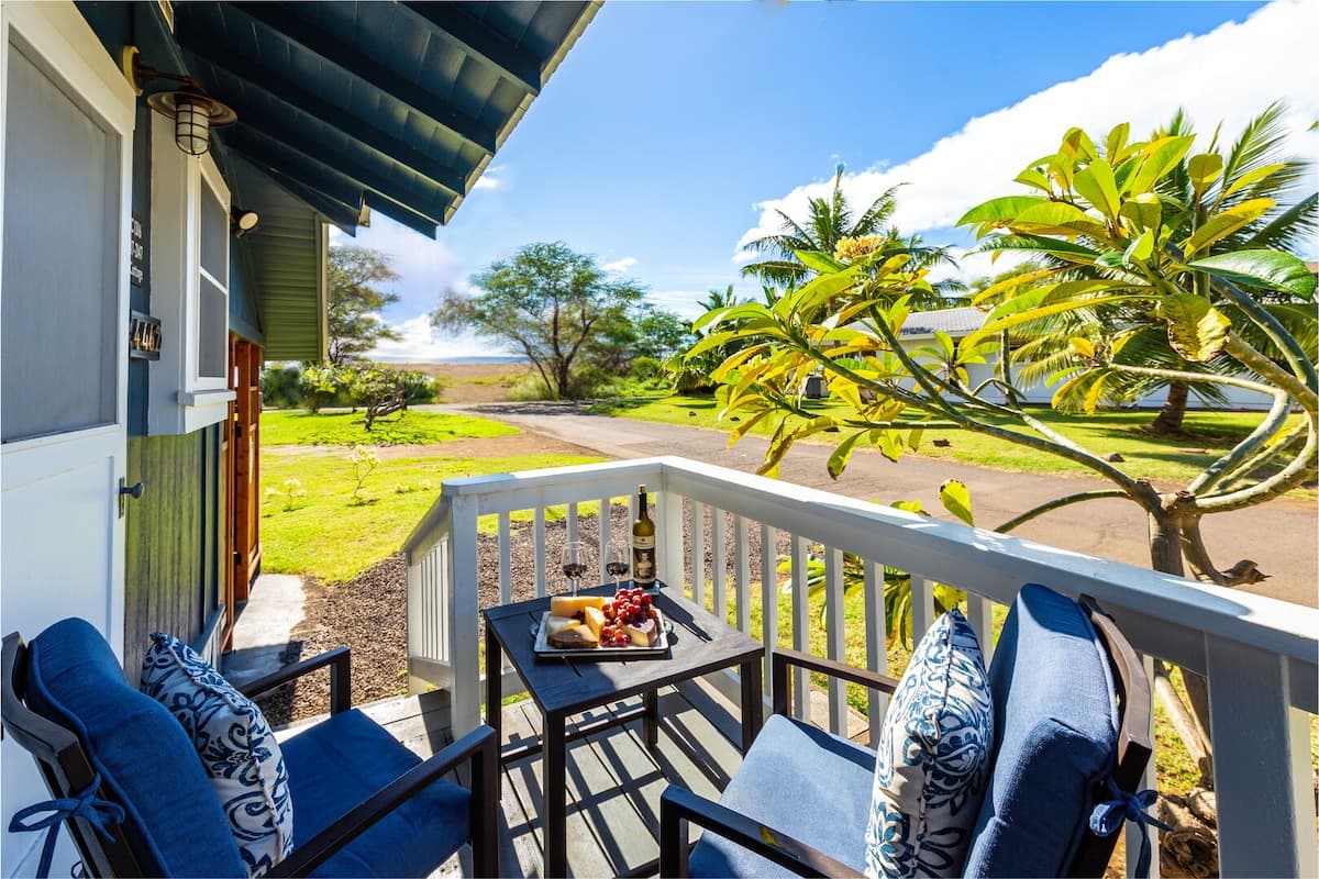 Charming 2BD Waimea Cottage, A/C, Walk to Ocean - Photo 3