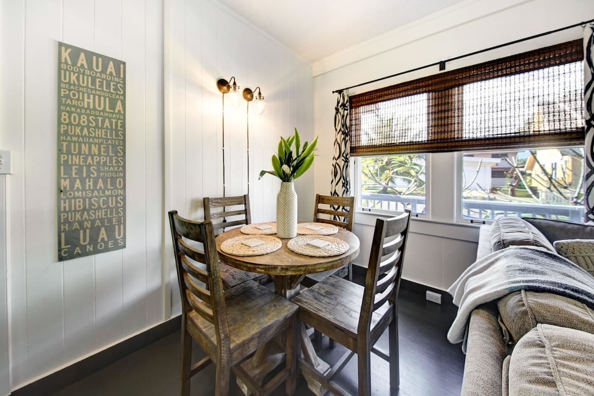 Charming 2BD Waimea Cottage, A/C, Walk to Ocean - Photo 5