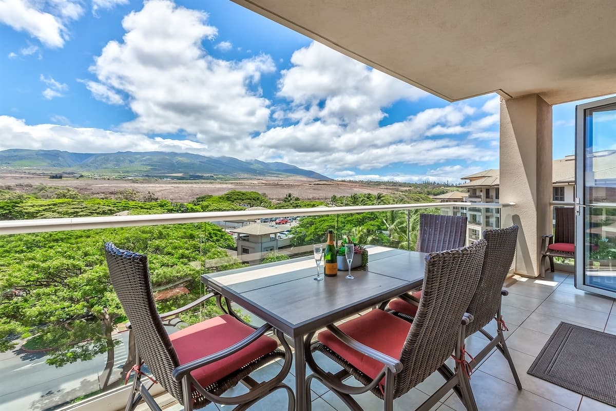 Condo in Lahaina · ★4.91 · 2 bedrooms · 3 beds · 2 baths - Photo 1