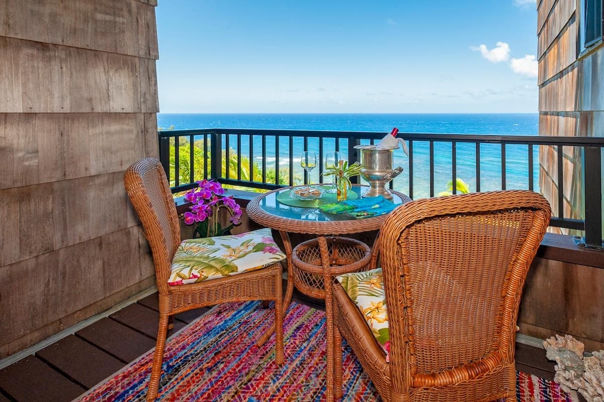 Condo in Princeville · ★4.72 · 1 bedroom · 2 beds · 1 private bath - Photo 1
