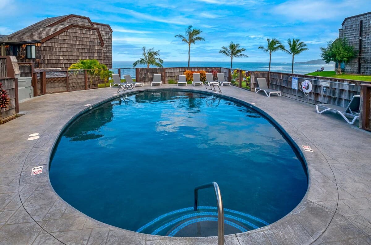 Condo in Princeville · ★4.72 · 1 bedroom · 2 beds · 1 private bath - Photo 5
