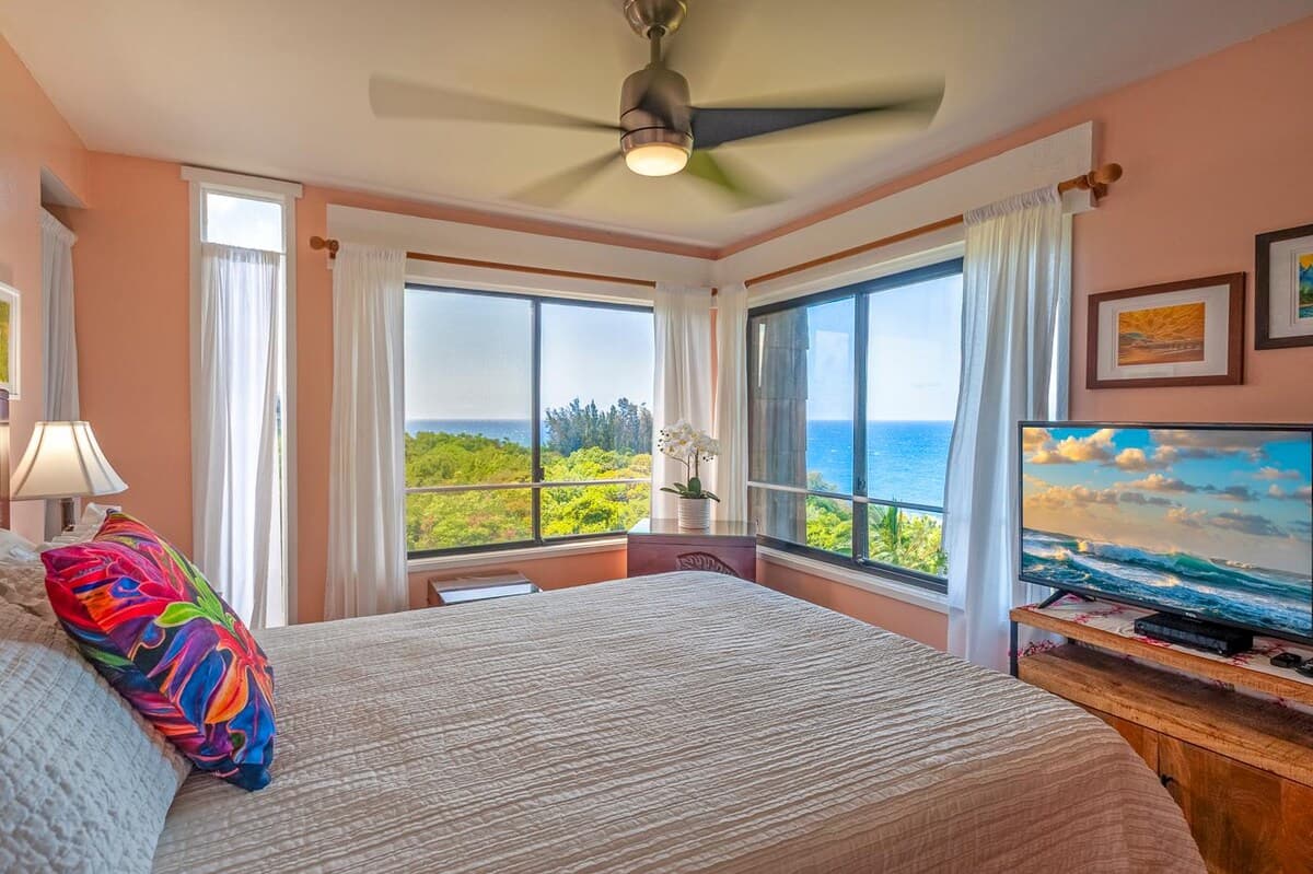 Condo in Princeville · ★4.72 · 1 bedroom · 2 beds · 1 private bath - Photo 2