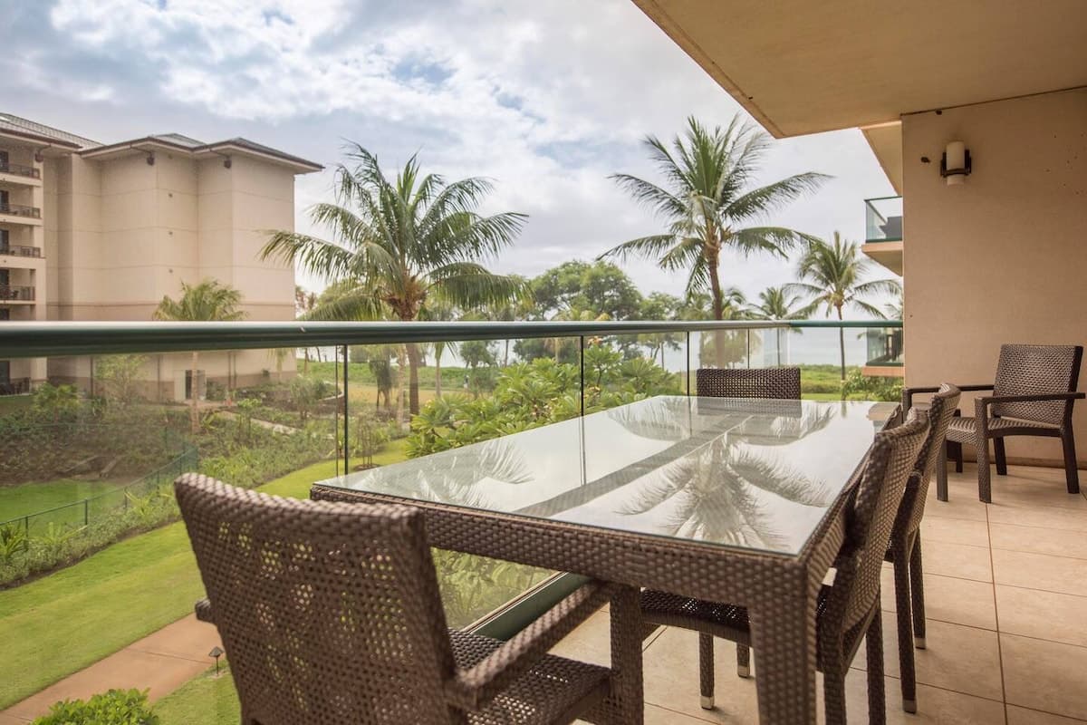Condo in Lahaina · ★5.0 · 2 bedrooms · 3 beds · 2 baths - Photo 1