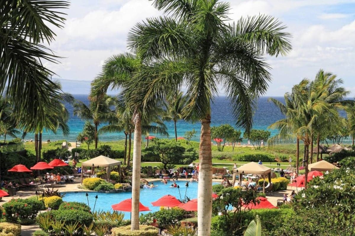 Condo in Lahaina · ★4.91 · 2 bedrooms · 3 beds · 2 baths - Photo 2