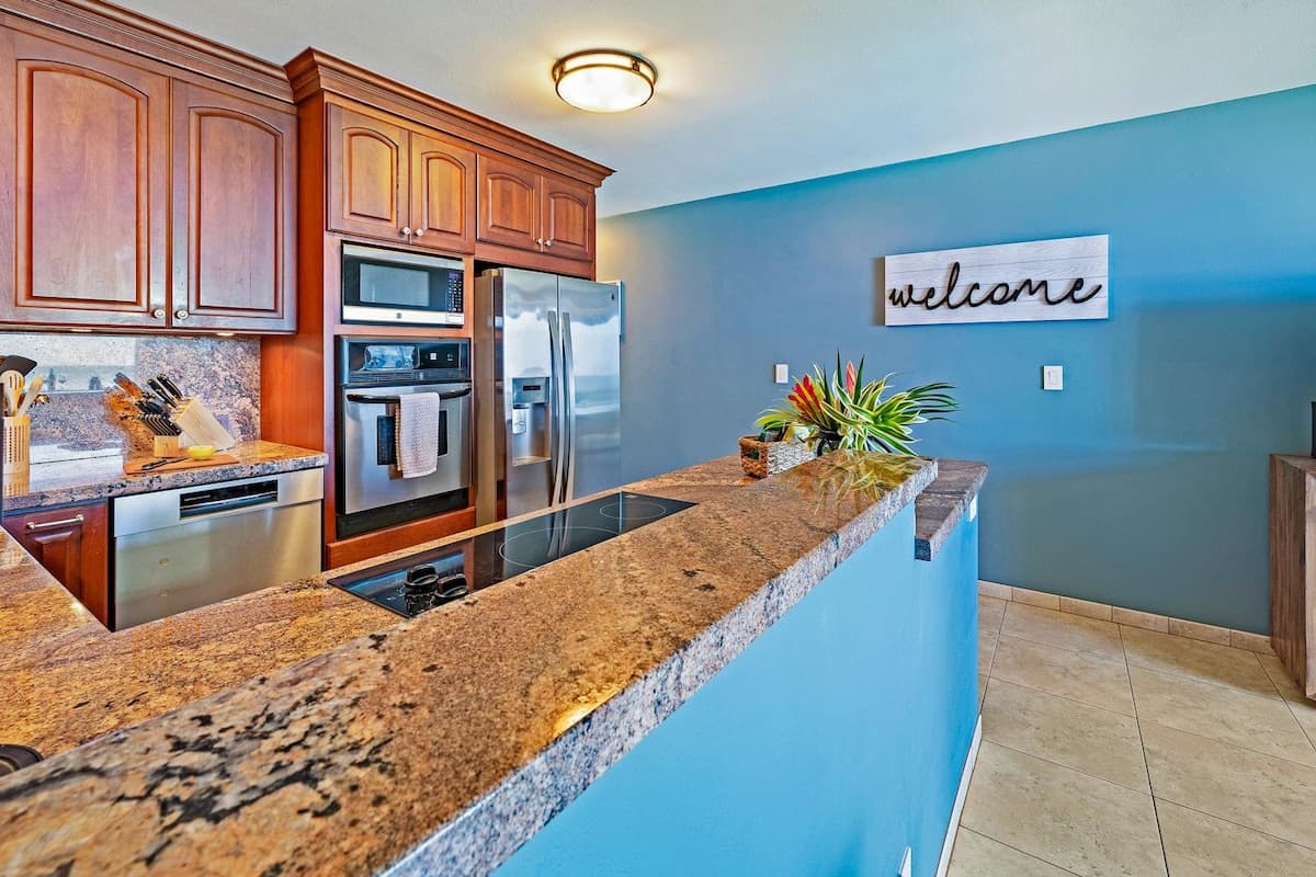 Condo in Kihei · ★4.98 · 1 bedroom · 2 beds · 1 bath - Photo 5