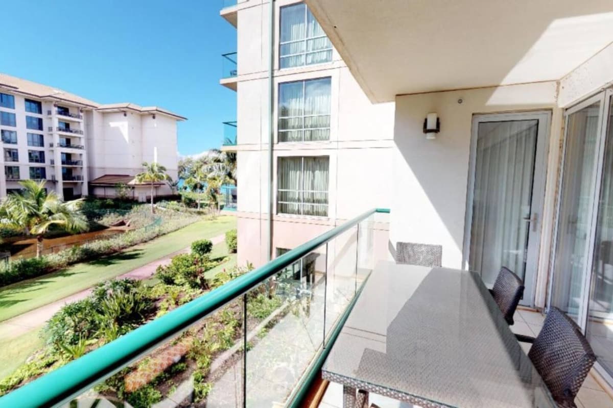 Condo in Lahaina · ★5.0 · 1 bedroom · 2 beds · 1 bath - Photo 1