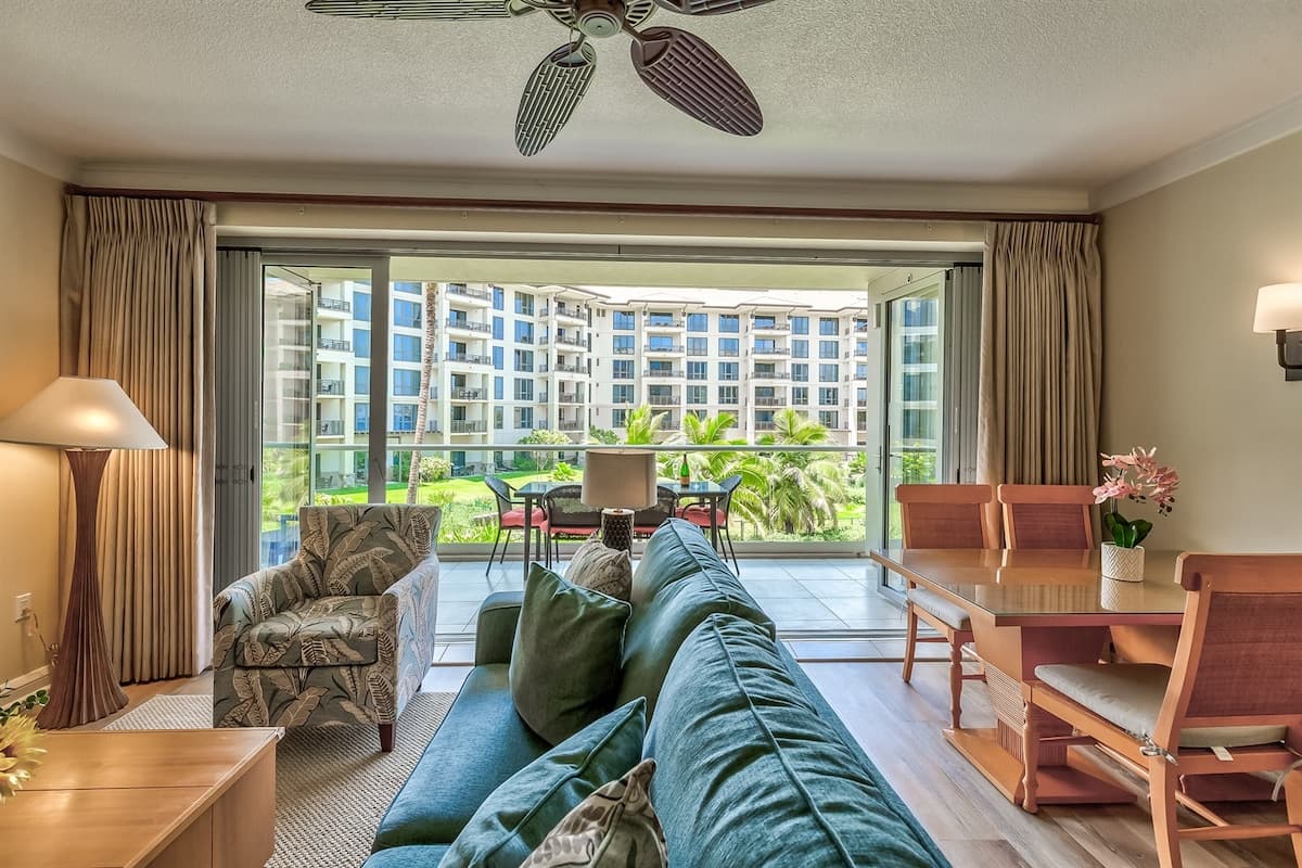 Condo in Lahaina · ★5.0 · 1 bedroom · 2 beds · 1 bath - Photo 5