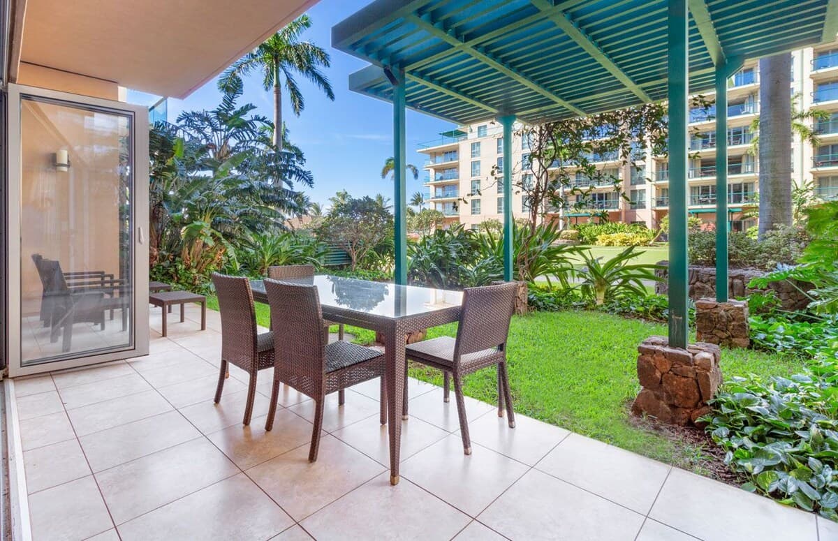 Condo in Lahaina · ★5.0 · 2 bedrooms · 3 beds · 2 baths - Photo 1