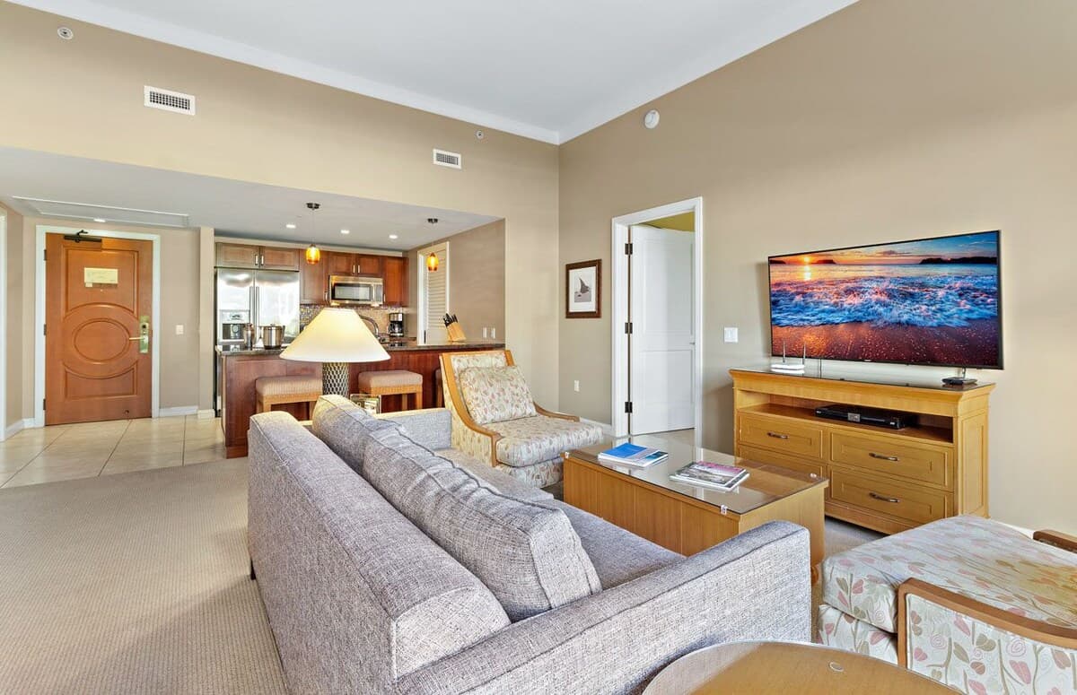 Condo in Lahaina · ★5.0 · 2 bedrooms · 3 beds · 2 baths - Photo 3