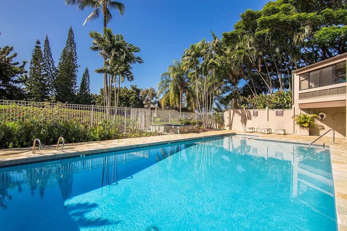 Condo in Princeville · ★4.71 · 2 bedrooms · 4 beds · 2 private baths - Photo 3