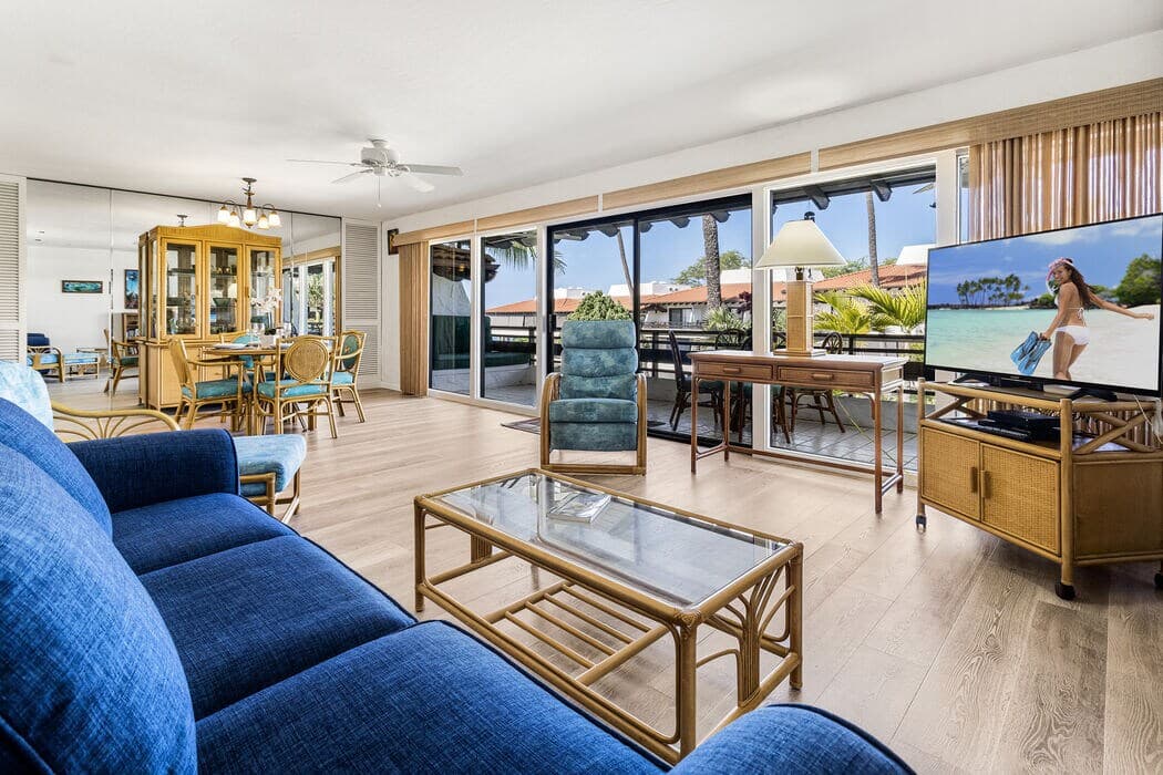 Condo in Kailua-Kona · ★4.0 · 2 bedrooms · 3 beds · 2 baths - Photo 2