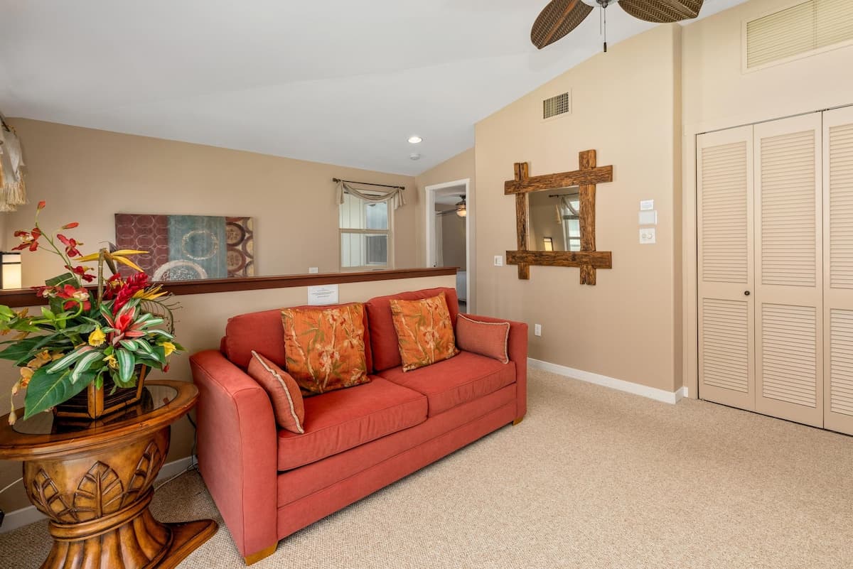 Townhouse in Waimea · ★4.5 · 3 bedrooms · 5 beds · 3 shared baths - Photo 1
