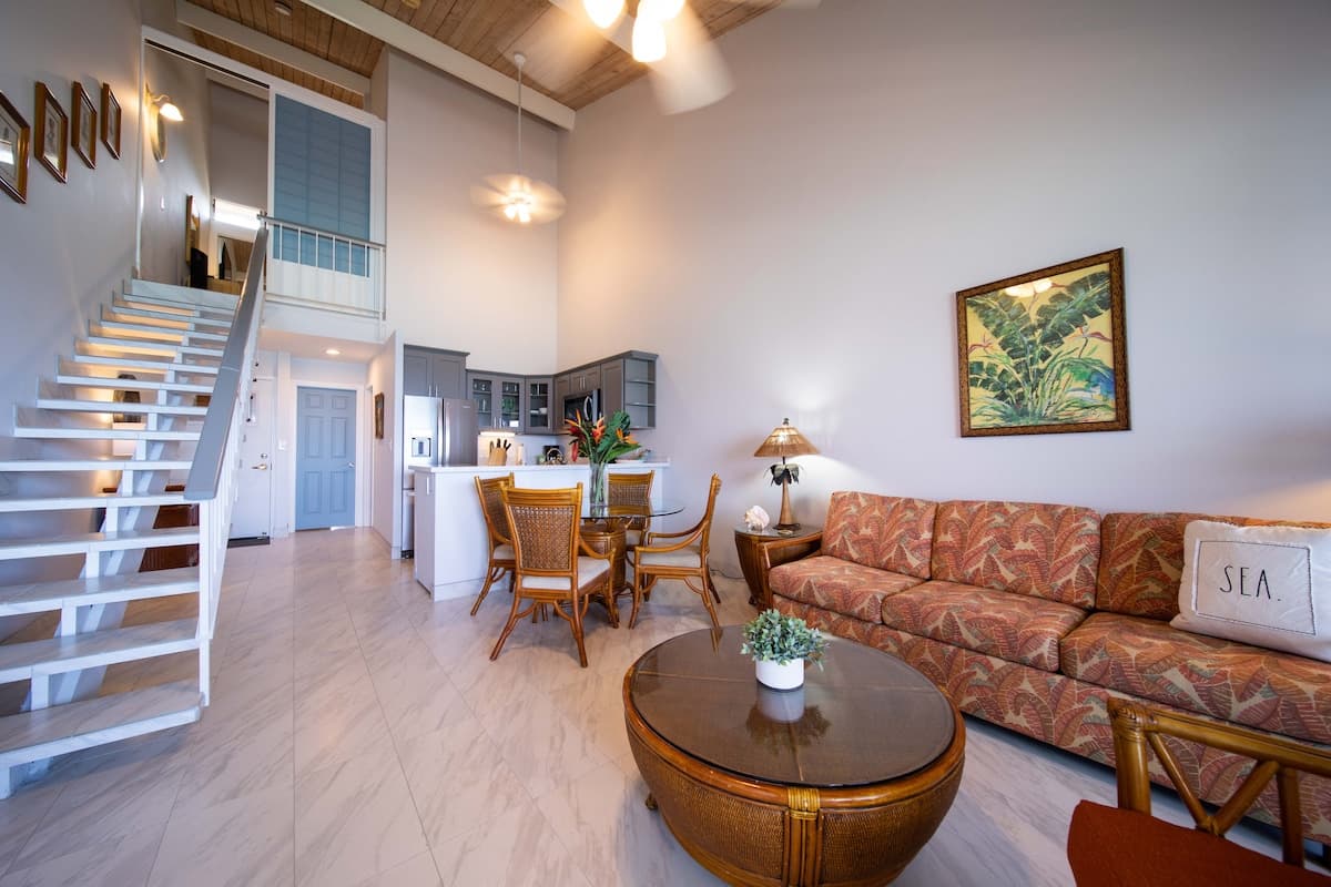 Condo in Lahaina · ★4.11 · 2 bedrooms · 4 beds · 2 baths - Photo 2