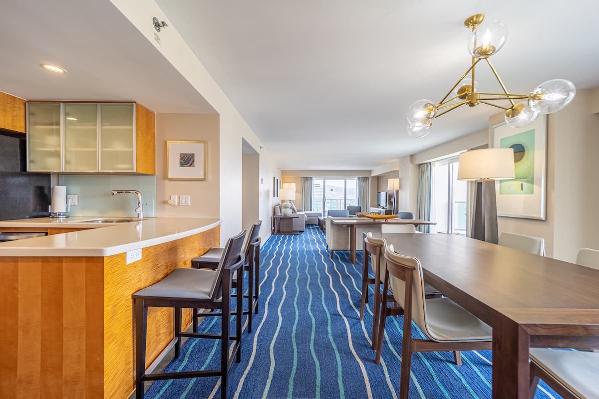 Ala Moana Hotelcondo 3326 2br/2.5ba Royal Suite - Photo 2