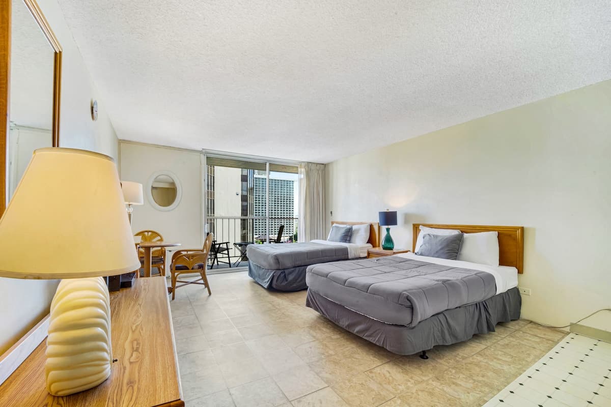 Marine Surf Waikiki 1505 Studio w/Parking Stall - Photo 3