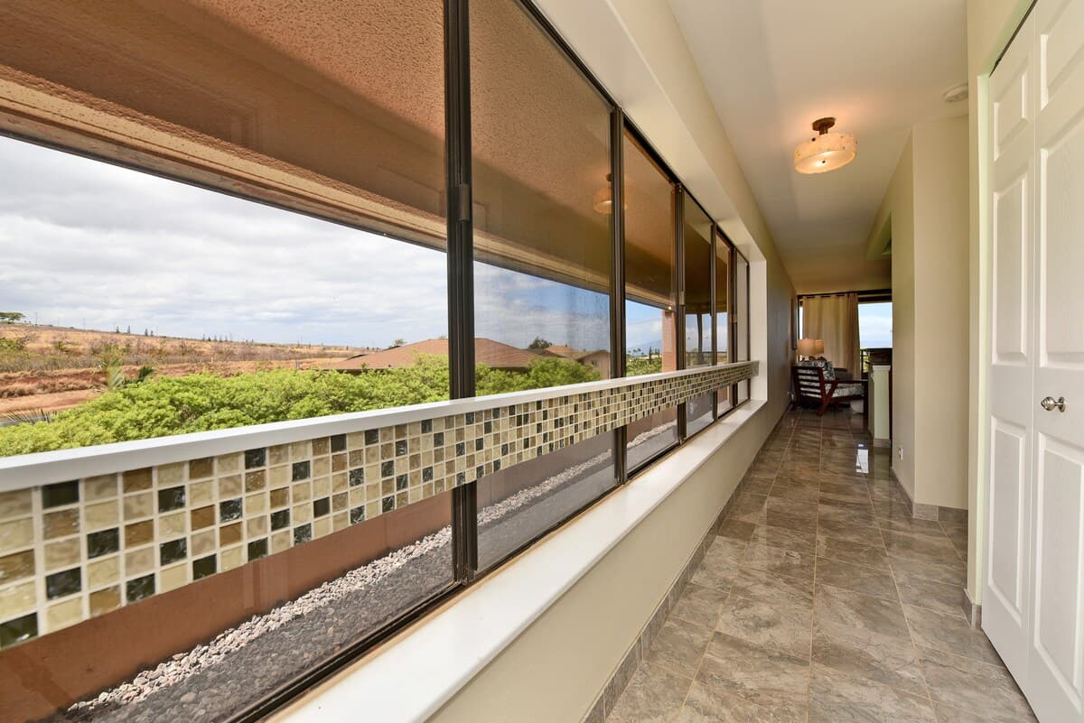 Condo in Lahaina · ★4.15 · 1 bedroom · 2 beds · 1 bath - Photo 5