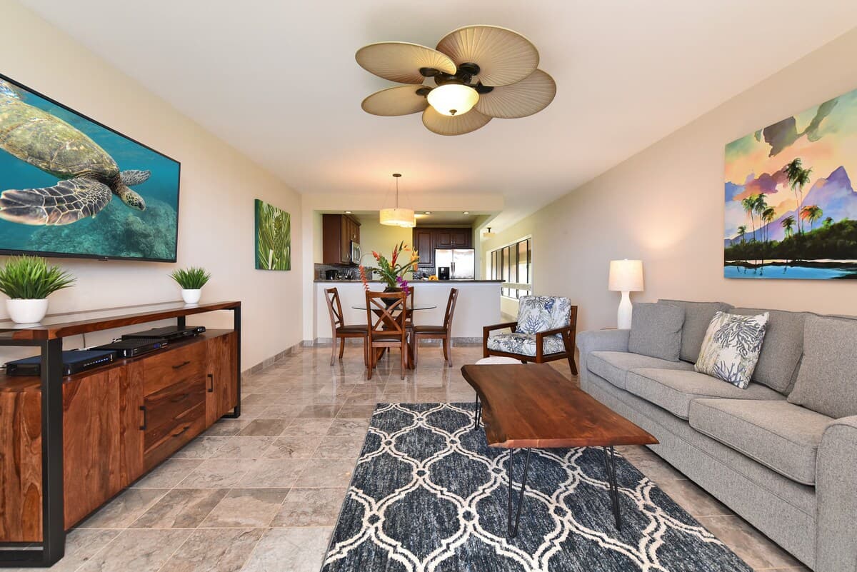 Condo in Lahaina · ★4.15 · 1 bedroom · 2 beds · 1 bath - Photo 2