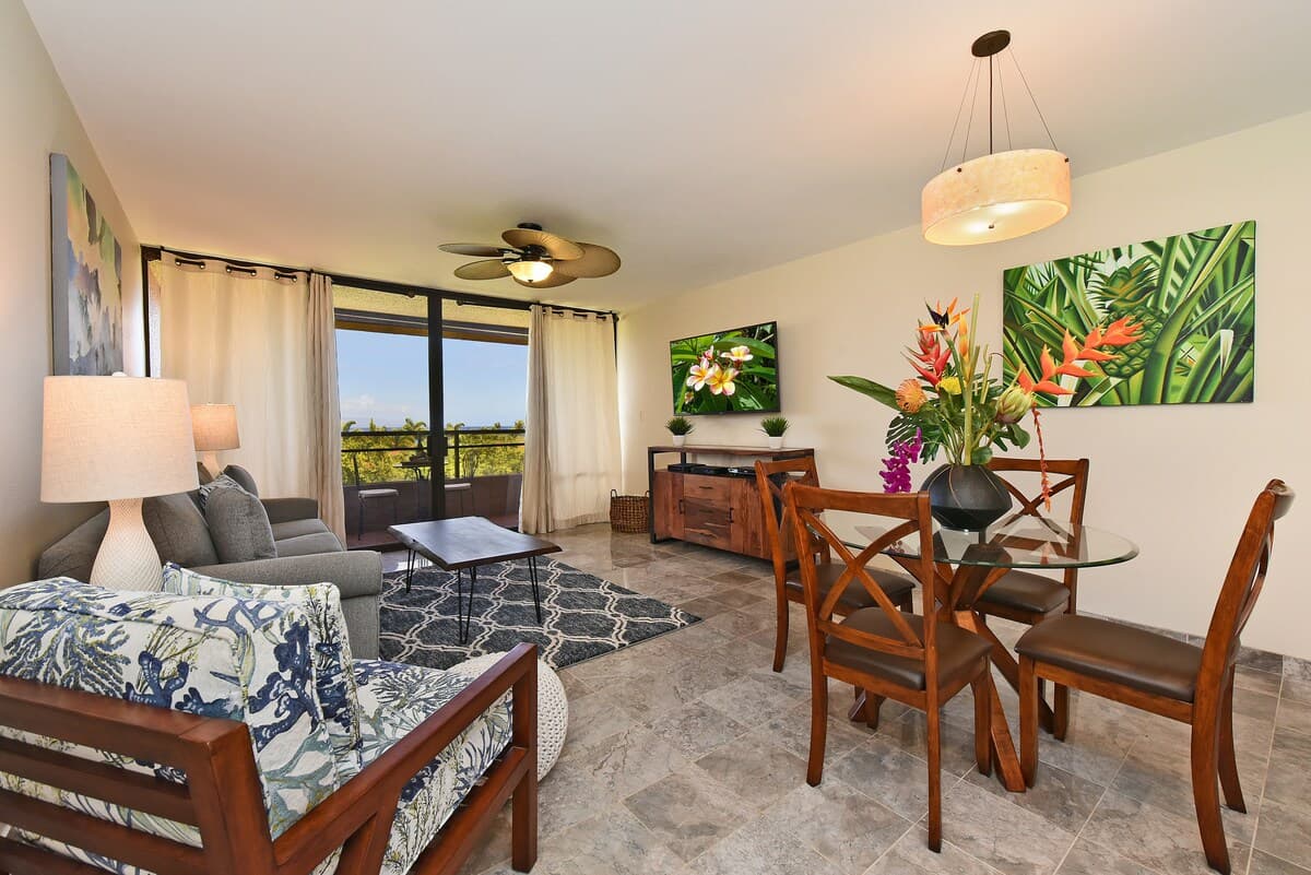 Condo in Lahaina · ★4.15 · 1 bedroom · 2 beds · 1 bath - Photo 4