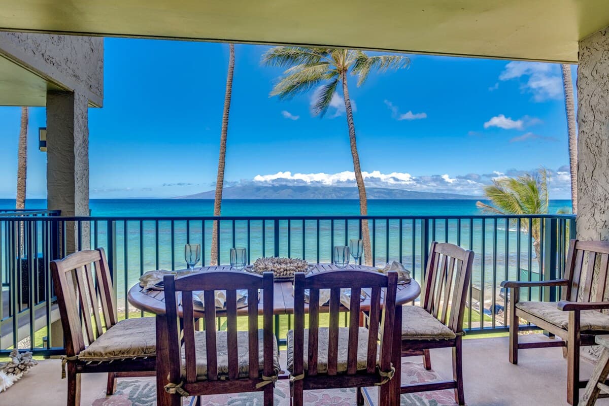 Condo in Lahaina · ★4.79 · 1 bedroom · 2 beds · 1 private bath - Photo 3