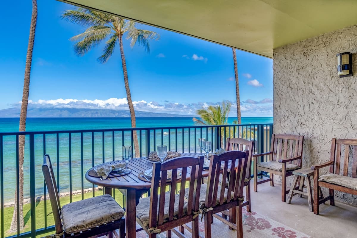 Condo in Lahaina · ★4.79 · 1 bedroom · 2 beds · 1 private bath - Photo 1