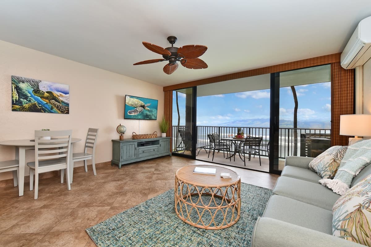 Condo in Lahaina · ★4.95 · 1 bedroom · 2 beds · 1 bath - Photo 3
