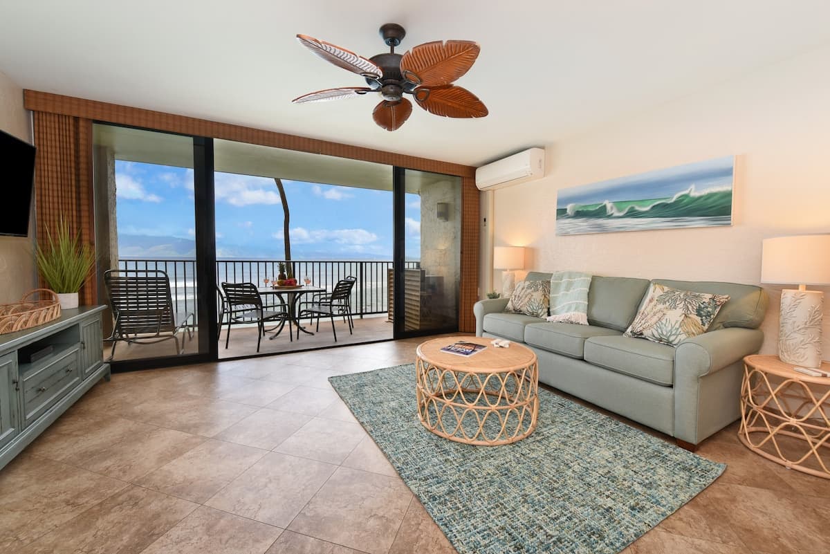 Condo in Lahaina · ★4.95 · 1 bedroom · 2 beds · 1 bath - Photo 5