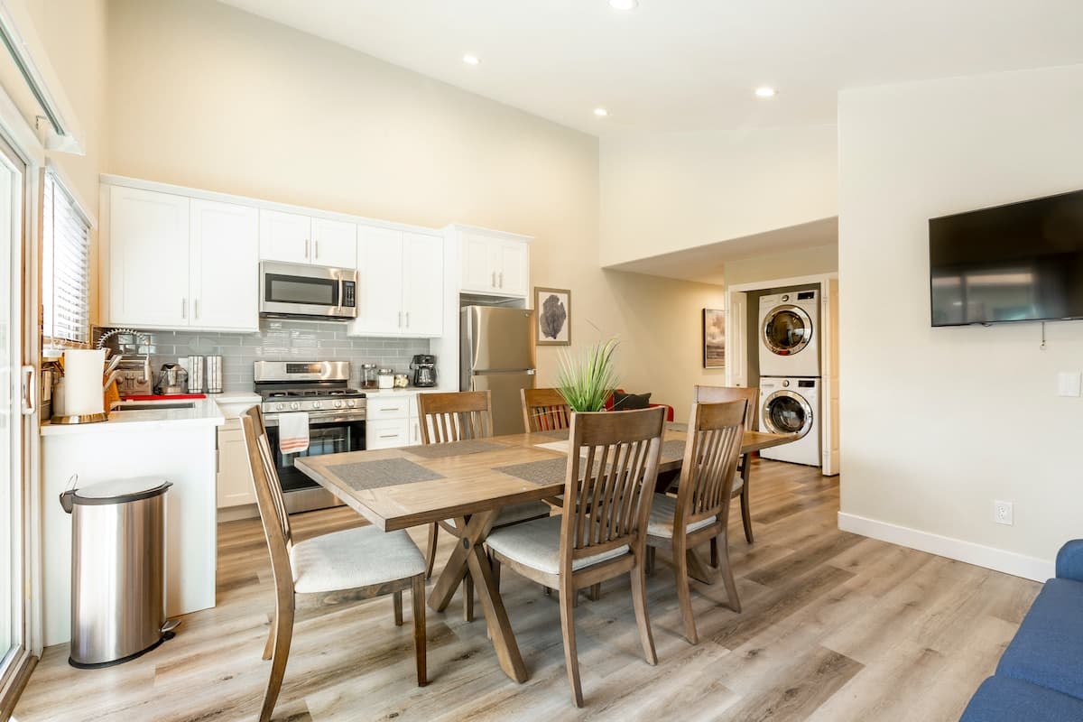 Downtown Duplex, Walk to SAP Center & Conv. Ctr - Photo 1