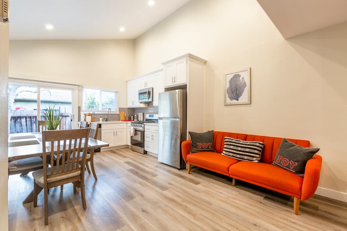 Downtown Duplex, Walk to SAP Center & Conv. Ctr - Photo 2