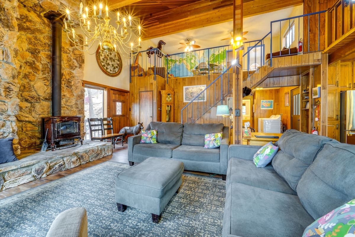 Donner Lakefront Cabin, Pet-Friendly, Sleeps 10 - Photo 3