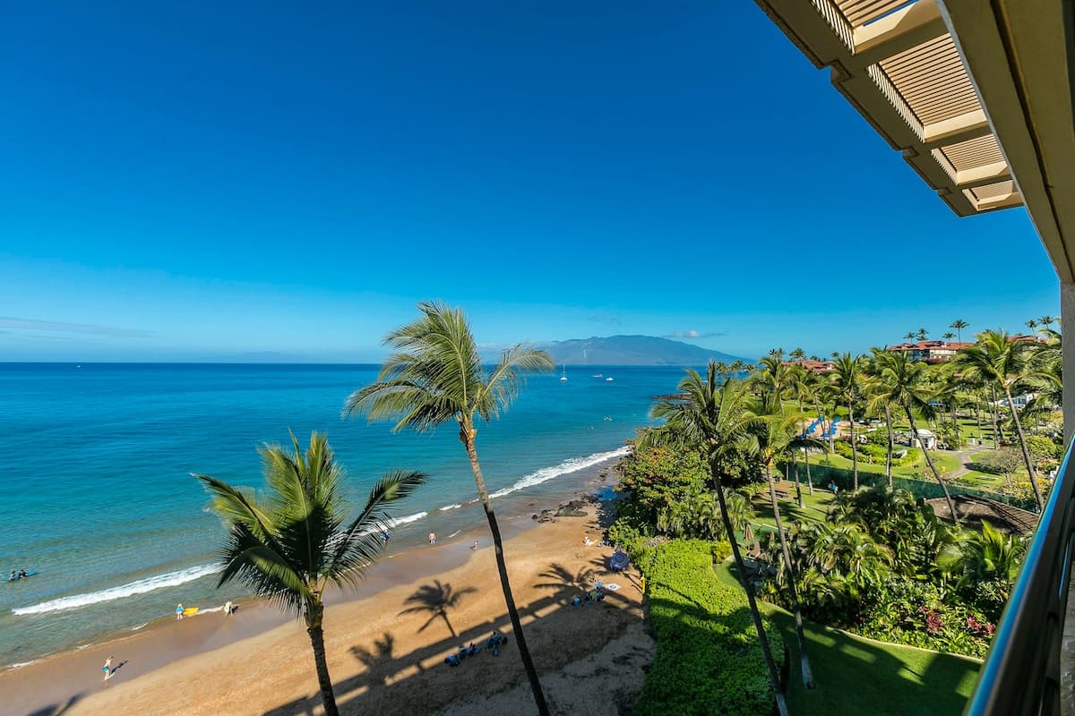 Condo in Kihei · ★4.67 · 2 bedrooms · 3 beds · 2 baths - Photo 4
