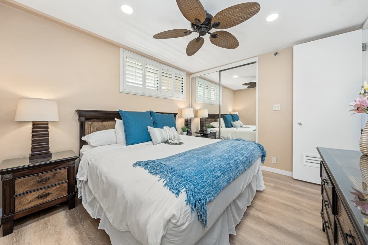 Condo in Lahaina · ★4.66 · 1 bedroom · 2 beds · 1 bath - Photo 4