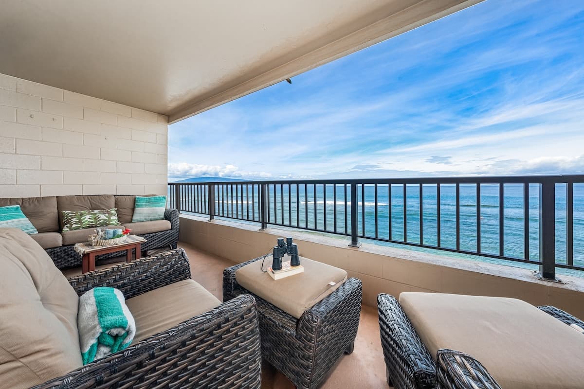 Condo in Lahaina · ★4.66 · 1 bedroom · 2 beds · 1 bath - Photo 1