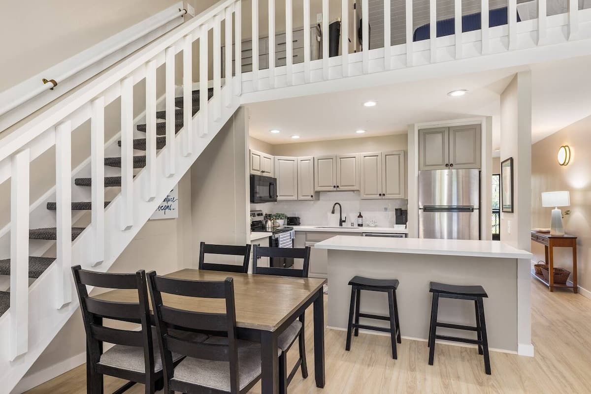 Condo in Kahuku · ★4.73 · 2 bedrooms · 3 beds · 2 private baths - Photo 3