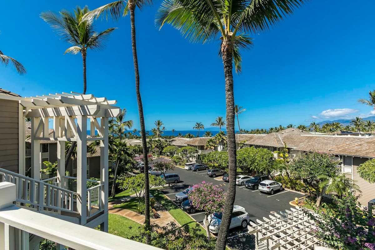 Condo in Kihei · ★4.71 · 2 bedrooms · 3 beds · 2 baths - Photo 1