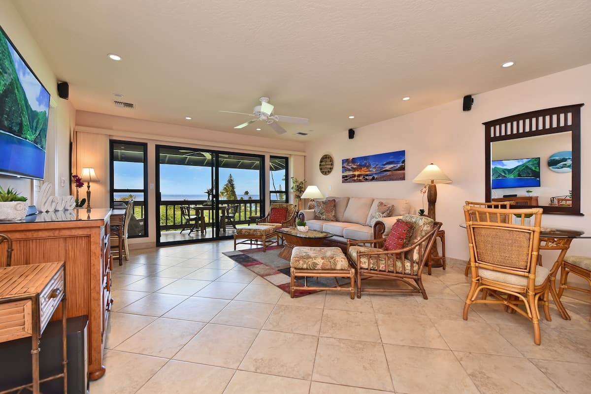 Condo in Lahaina · ★4.76 · 2 bedrooms · 4 beds · 2 baths - Photo 5