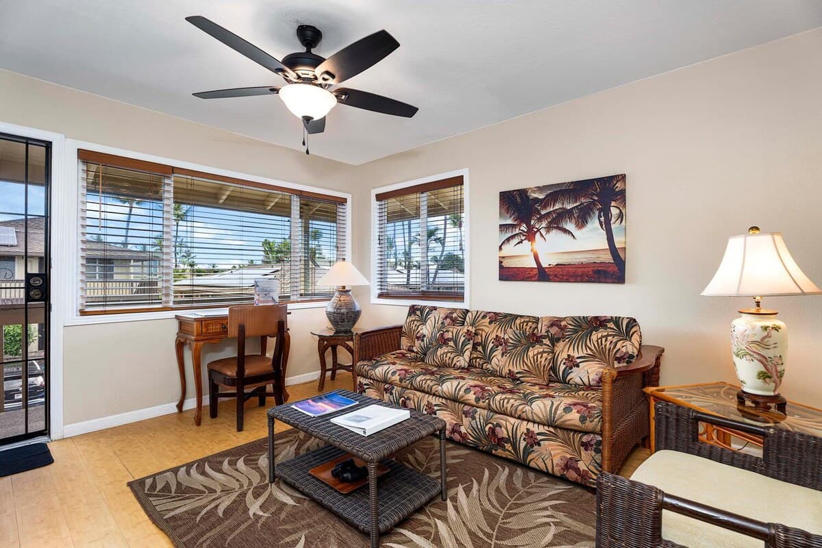 Home in Kailua-Kona · ★4.56 · 1 bedroom · 2 beds · 1 private bath - Photo 1