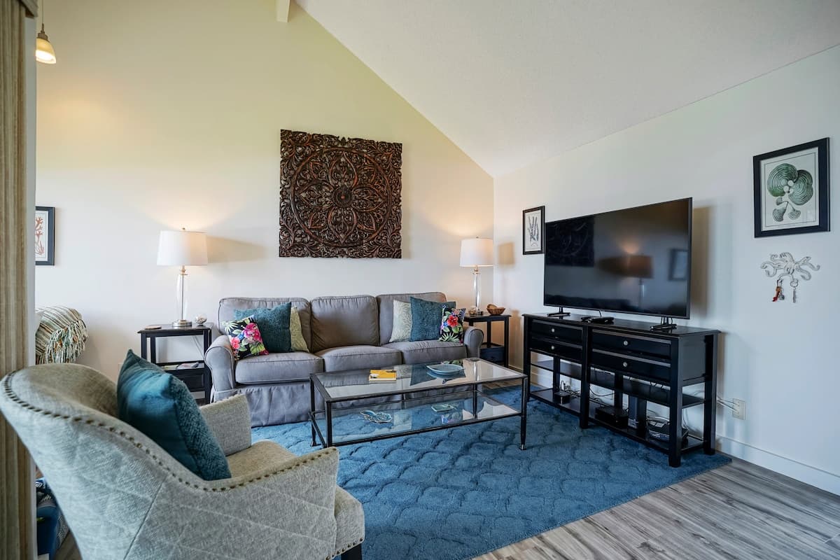 Condo in Princeville · ★4.73 · 2 bedrooms · 3 beds · 2 baths - Photo 2