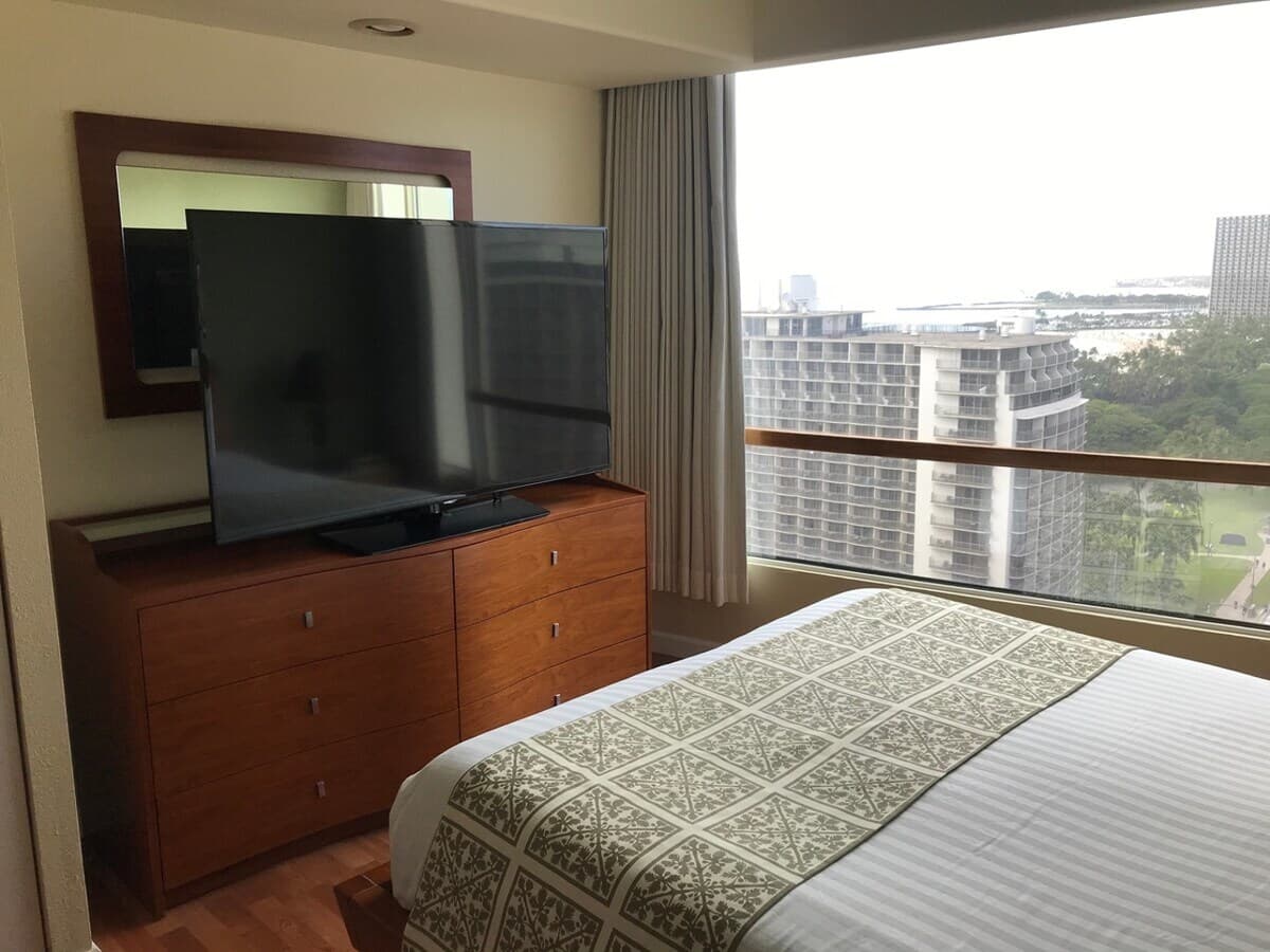 Ocean Front View 1Bd/2Ba @ Imperial Waikiki Resort - Photo 5