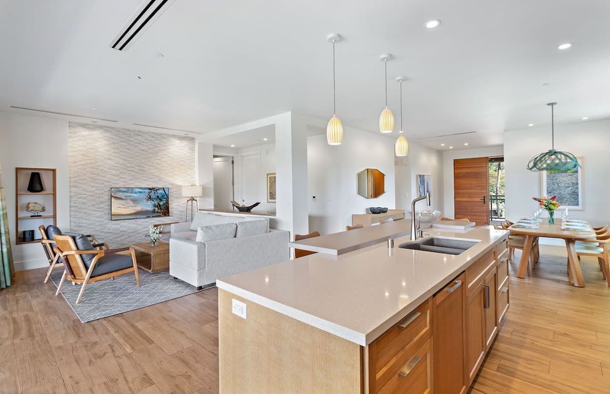 Condo in Lahaina · ★4.94 · 3 bedrooms · 4 beds · 3 baths - Photo 4
