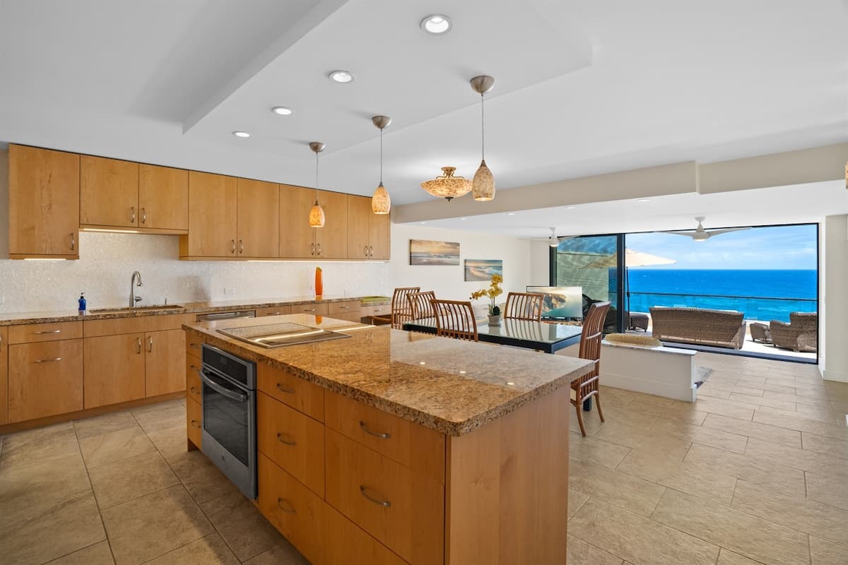 Condo in Princeville · ★4.98 · 2 bedrooms · 4 beds · 2 baths - Photo 4