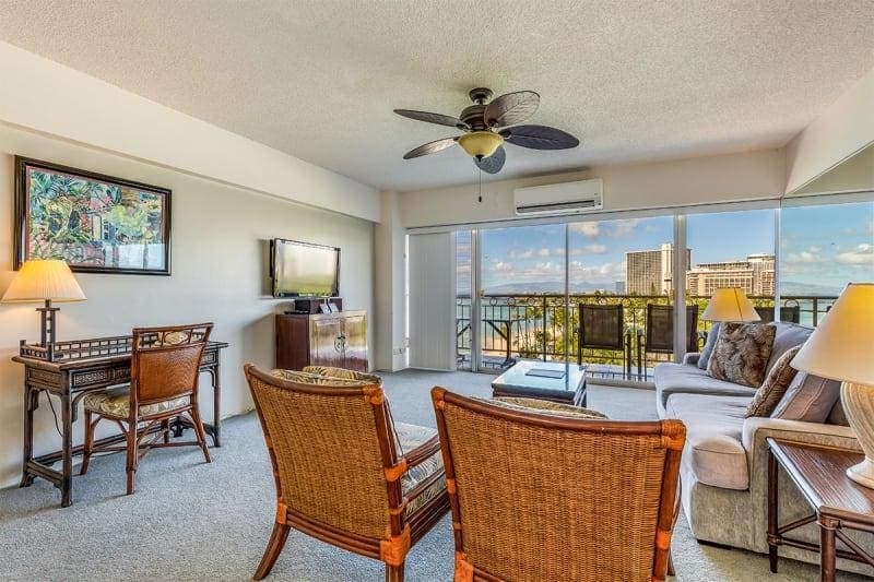 Condo in Honolulu · ★4.68 · 2 bedrooms · 3 beds · 2 shared baths - Photo 5