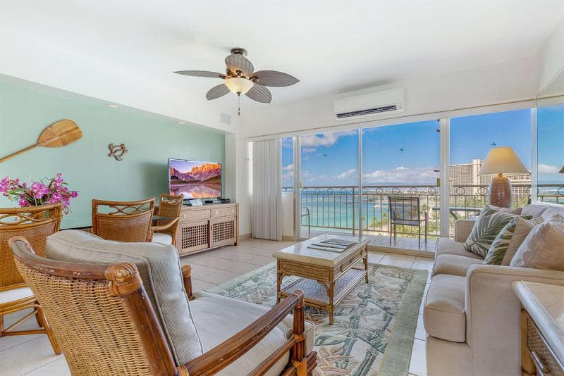 Condo in Honolulu · ★4.69 · 2 bedrooms · 3 beds · 2 private baths - Photo 1