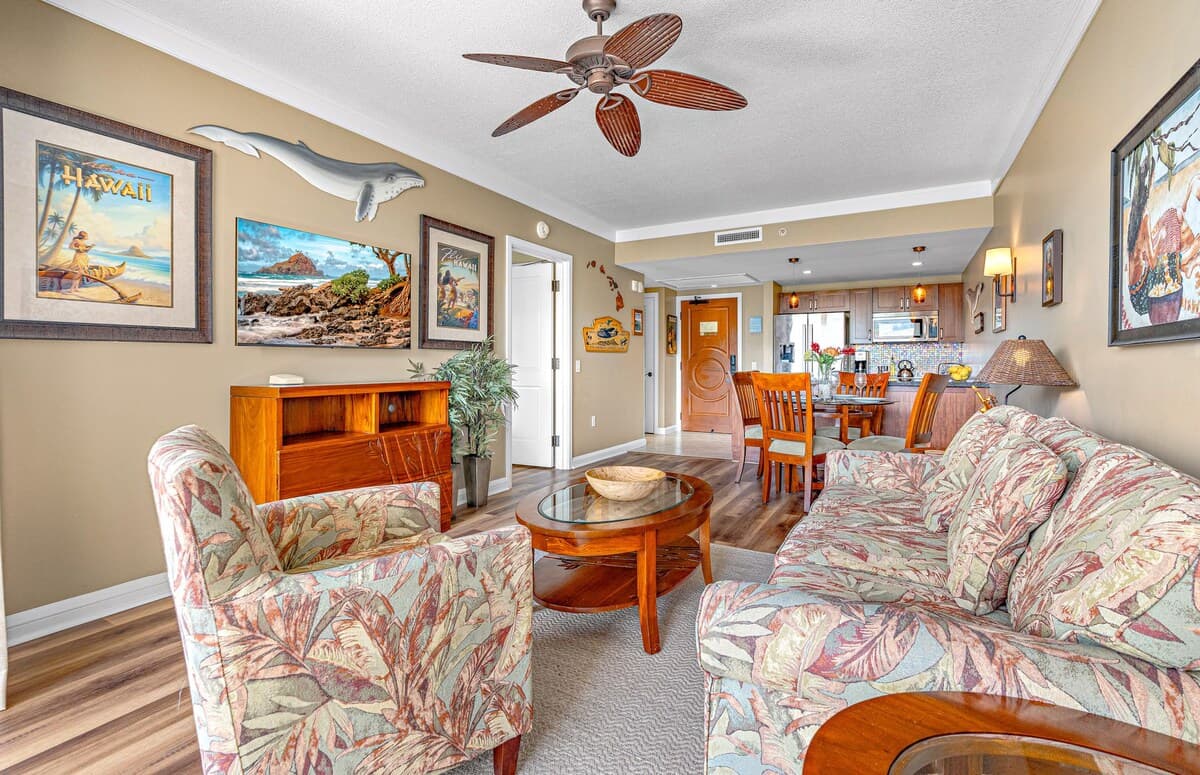Condo in Lahaina · ★4.86 · 1 bedroom · 2 beds · 1 bath - Photo 5