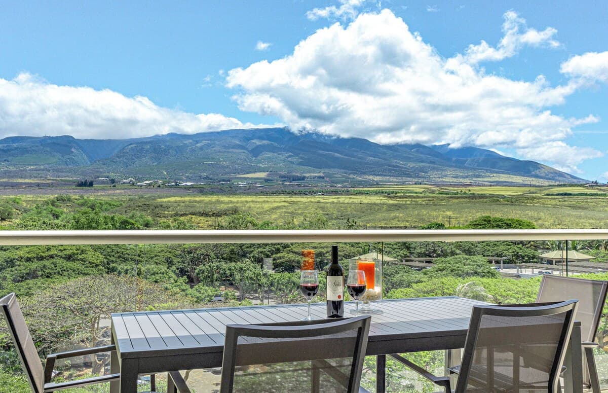 Condo in Lahaina · ★4.86 · 1 bedroom · 2 beds · 1 bath - Photo 2