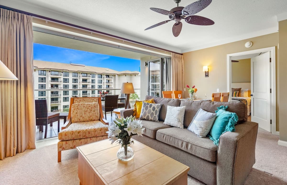 Condo in Lahaina · ★4.88 · 1 bedroom · 2 beds · 1 bath - Photo 1