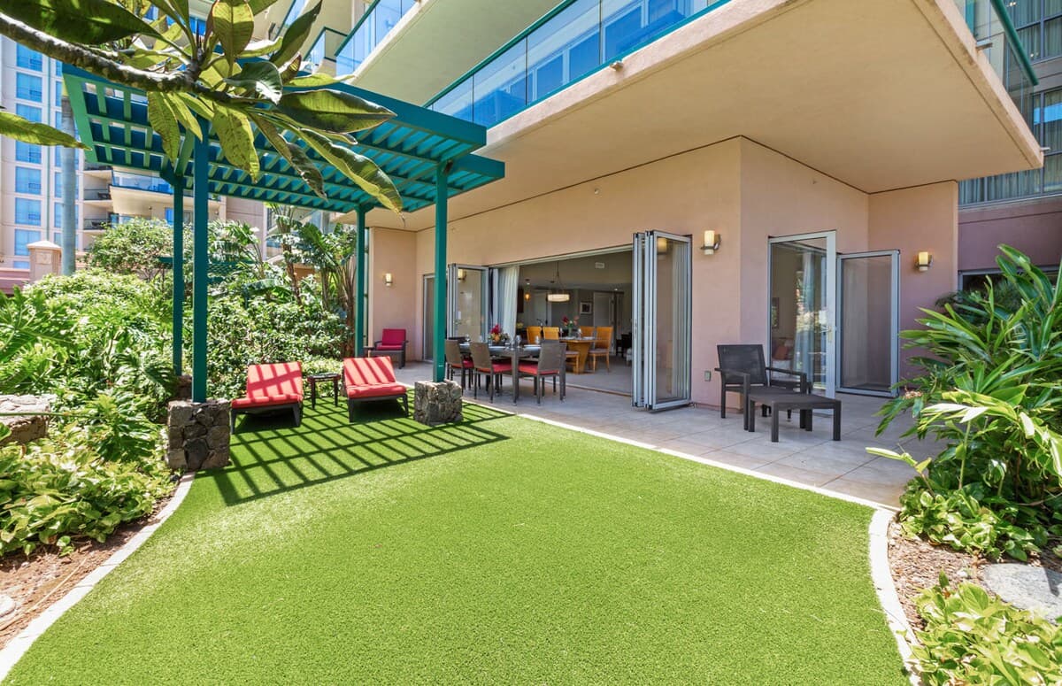 Condo in Lahaina · ★5.0 · 2 bedrooms · 3 beds · 2 baths - Photo 5