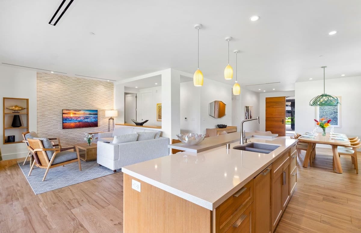 Condo in Lahaina · ★5.0 · 3 bedrooms · 4 beds · 3 baths - Photo 5