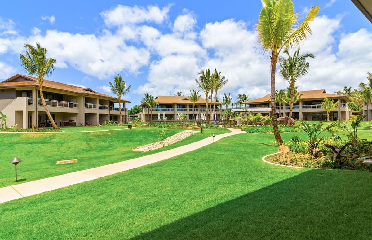Condo in Lahaina · ★5.0 · 3 bedrooms · 4 beds · 3 baths - Photo 3
