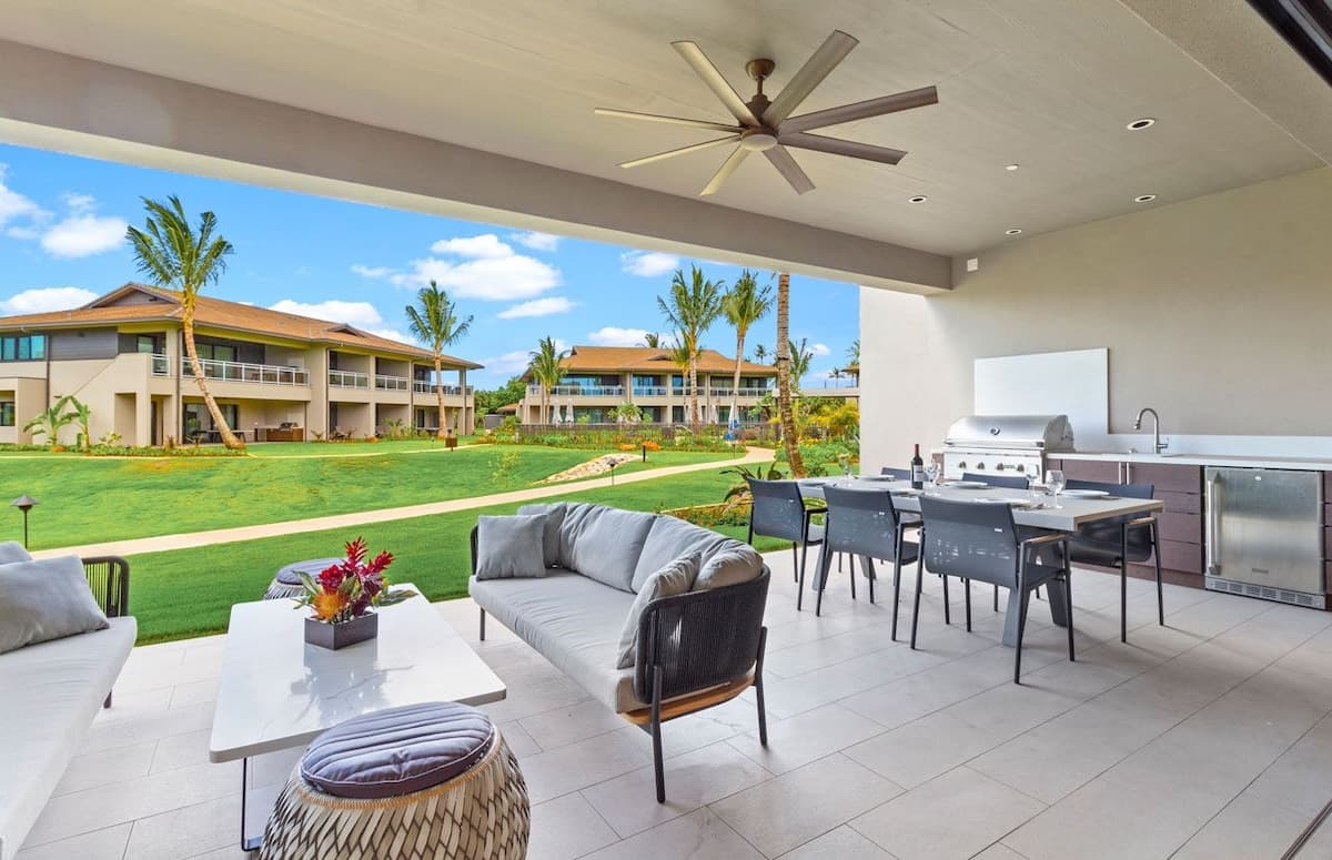 Condo in Lahaina · ★5.0 · 3 bedrooms · 4 beds · 3 baths - Photo 1