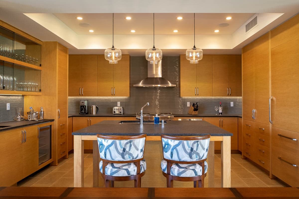 Home in Waimea · ★5.0 · 4 bedrooms · 6 beds · 4.5 baths - Photo 4